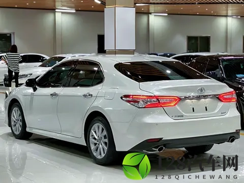 12万多拿下准新凯美瑞，一手车况，家用代步省心之选！-1