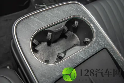 驶向均衡之境：2025款星纪元ET增程版四驱至臻尊享版深度体验-1