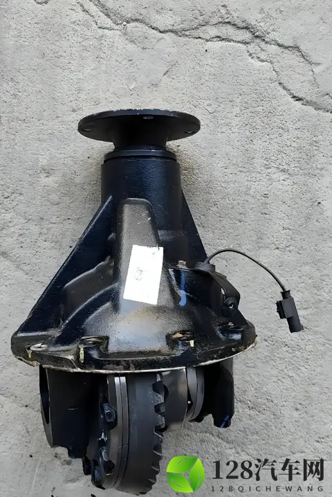 什么是差速锁，有什么用途？2025越野实测+购车避坑新手一看就懂-3