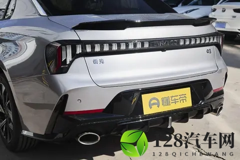 10万级燃油实力派!这车动力强、智能高,还提供购置税补贴?-2