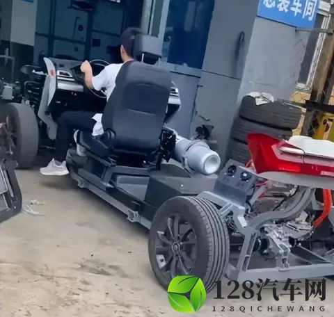 车圈大地震!雷军笑了,“大忽悠”们要凉了!-2