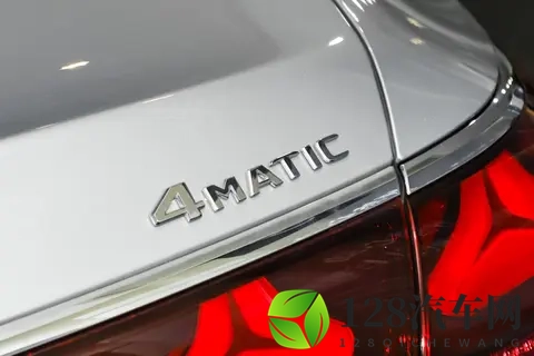 2026款奔驰长轴距E级上市，新增经典版仅售4299万，剑指宝马5系-2