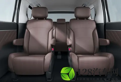 五菱星光730怎么选？73万起售，4款配置详细分析，838万版最值-2