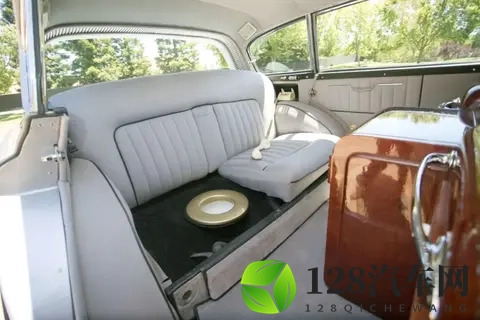 带镀金马桶的劳斯莱斯?126万欧元成交的定制传奇-1