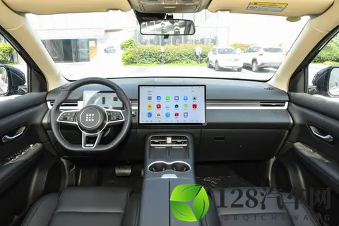 第三代蓝电 E5 PLUS开启预售：230km 续航 + 四驱，家庭出行痛点全解决-3