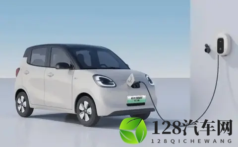 五菱宏光 MINIEV 四门版 301km 臻享 + 款上市：558 万元-2