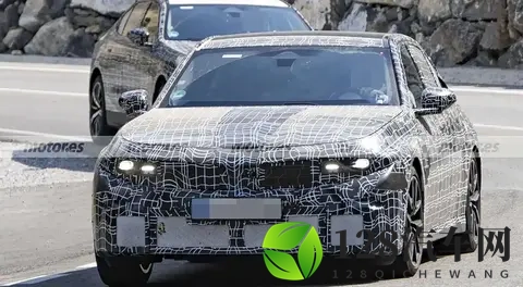 全新宝马3系谍照亮相：Neue Klasse加身，经典要“换脸”了？-2