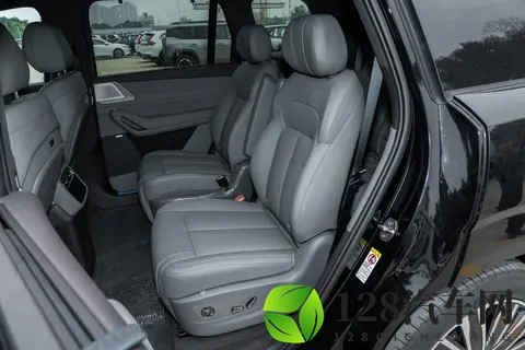 腾势 N8L DM 2025 款尊荣型：大六座 SUV 20T 插混 + 三电机配置体验解读-2