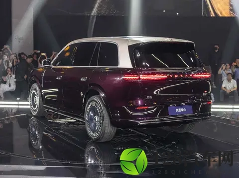 岚图泰山来了，华为系统上车，中产家庭要换车了-3