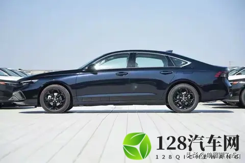 B级车王者之战：燃油车守住阵地，电车奋力反击！-1