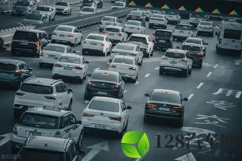 原人力资源负责人等已离职,李想首次直管人力资源-1