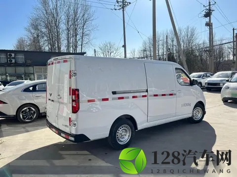 油车销量暴增！车主终究被国产新能源“教育”清醒了-2