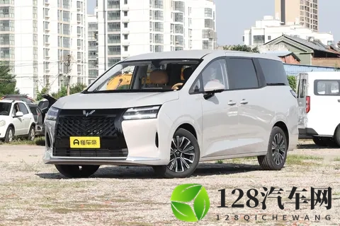 71万起售+三动力可选！五菱星光730上市，侧滑门+7座百变空间-2