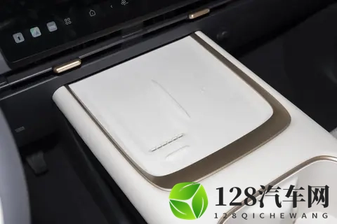 东风日产N6开启预售，权益价1069万起，对标秦L DM-i-3