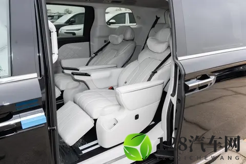 国产MPV的崛起！26款岚图梦想家，一整天深度体验，终于摸懂门道-1