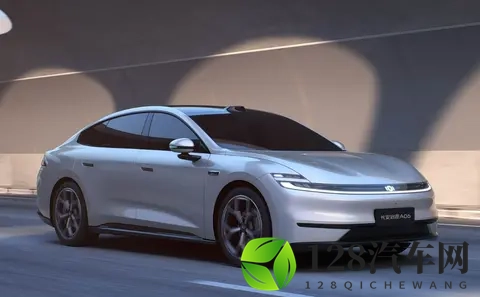 又一全新中大型轿车来袭！1099万起，启源A06开卖，网友：稳了-1