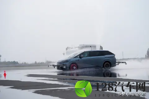 小鹏X9超级增程这次做的极端场景稳行挑战意义不小-2