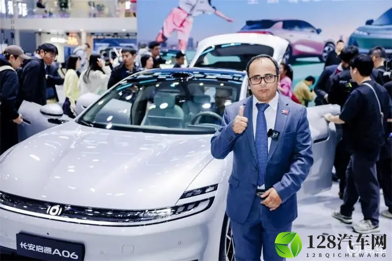 外交官组团点赞长安启源A06,向世界推荐中国新能源家轿-1