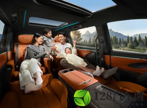 传祺M8向往宗师来了！全球首创后风窗气囊，Momenta智驾+激光雷达-1