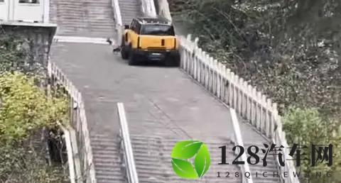 奇瑞汽车天门山测试撞断护栏！就选址引发担忧及细节疏漏致歉-1