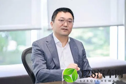 奔驰朋友圈全变红 百年老厂赌上未来？纯电CLA安全真能打？-2