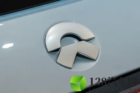 租用23万起上车蔚来ES6：续航650km、可租电池，这笔账值不值？-3