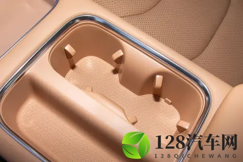 星光730“一车三动力”电滑门+真7座，全家出行0焦虑-1