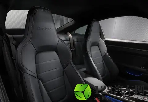 老家伙的倔强与新世界的碰撞：保时捷911 Turbo S的3000公里独白-3