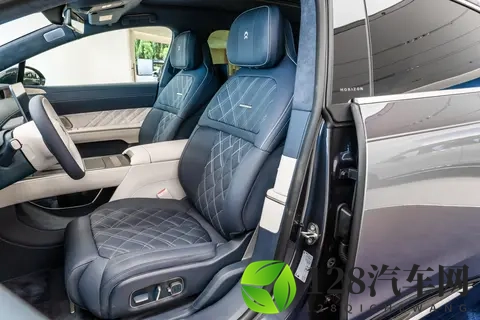 从BBA换蔚来ET9是冲动吗？5米3行政旗舰，细节藏着答案-2