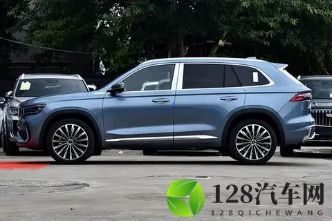 吉利星越L:均衡实力派,家用SUV新标杆,带你解锁全家出行新方式-3