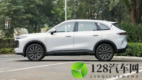 全新第五代瑞虎8正式上市,售价不到10万,超巨性价比。-2