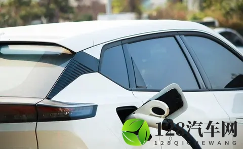 读新能源汽车购置税新政有感:政策引航,产业与消费共赴新程-2