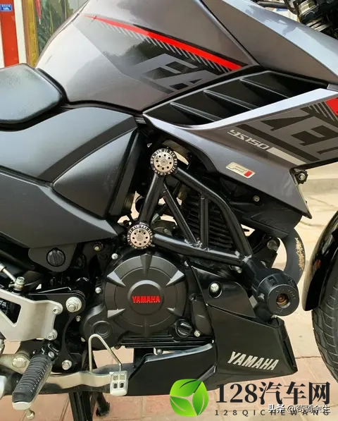 飞致250停产后，YS150凭啥坚挺？17L油耗+800公里续航，值不值？-3