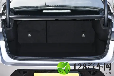 燃油车也有性价比,试驾第三代领克03,10万出头就能买?-3