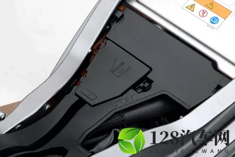 细节简介：Honda 第一款全尺寸休闲型电动车 WN7-2