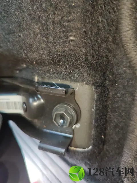 十年老车依旧硬派！23万拿下2014款丰田普拉多40L-2