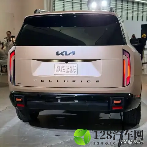 全新起亚telluride正式亮相！外观霸气 内饰豪华，搭配25T混动！-1