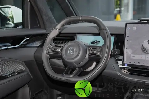 豪华MPV中的全能选手？10000元置换补贴+家庭度假金，值得一看-2