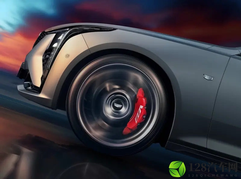 出厂就改装好了，凯迪拉克全新CT5新装亮相-1