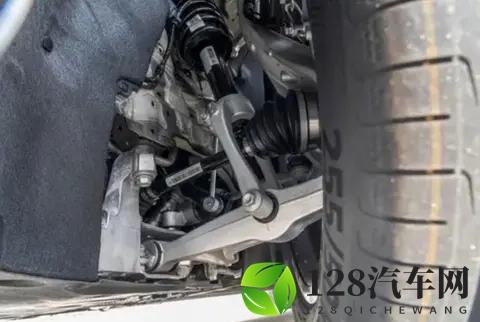 26款岚图梦想家告别“路怒症”与“停车慌”,家庭出行增强信心-2