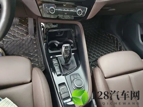 一手准新宝马X1，落地不到一年，13万拿下代步香不香？-1