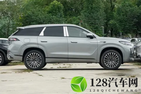 8万、13万、18万！三款闭眼入的SUV，动力猛油耗低家用自驾都完美-1