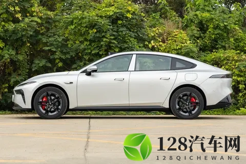 15万级轿跑新标杆：东风奕派eπ007+纯电650 Ultra+激光雷达版测评-2