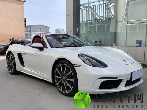 丰田全新HiLux震撼亮相:双动力版本引领市场新风向-1