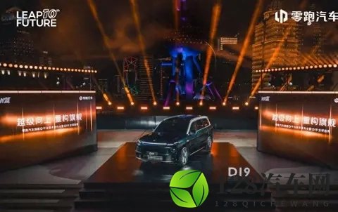 零跑：中产家庭的理性之选，百万台下的速度与温情！-2