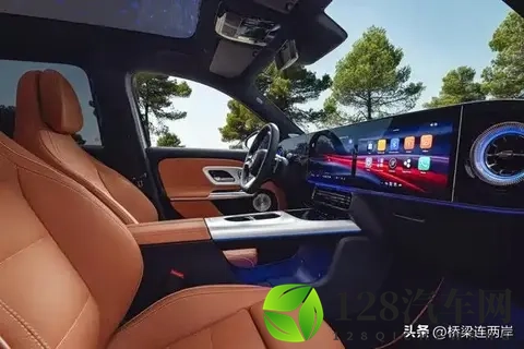 奔驰GLB换代跌破30万？三联屏星空顶全给齐-3