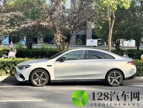 奔驰重新定义20万级价值标准，小米SU7和特斯拉MODEL 3都不香了-2