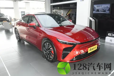 雪豹四驱+云台底盘，超能智享美学轿跑2025款星纪元ES，1528万起-3