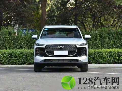 929万起!瑞虎8新车取消天窗,网友却集体点赞:这操作太清醒了-1