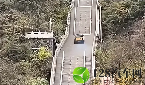奇瑞撞坏天门山“天梯”护栏，一句道歉背后，藏着三个可怕的隐忧-1